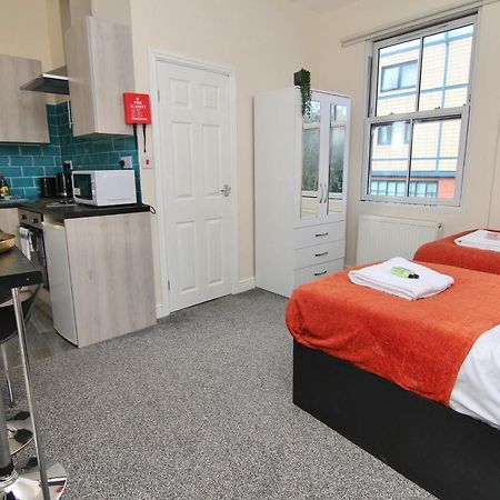 Lovely Twin Bed Studio Near Coventry Shopping Centre Extérieur photo